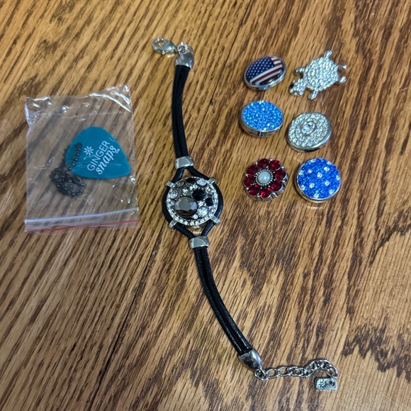 Ginger Snaps Jewelry - Ginger Snaps Black Bracelet with Interchangeable Charms